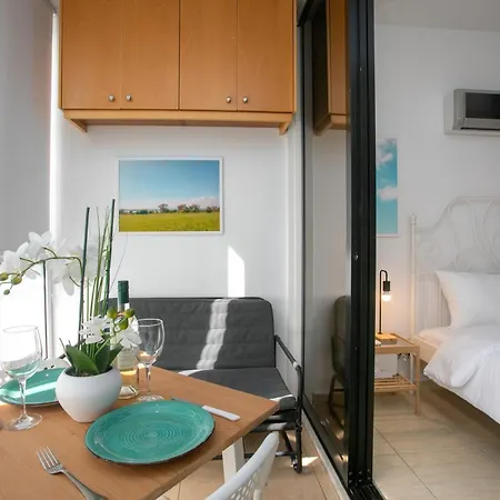 Palmove Makenzy Ria *