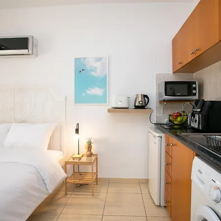 Palmove Makenzy Ria *