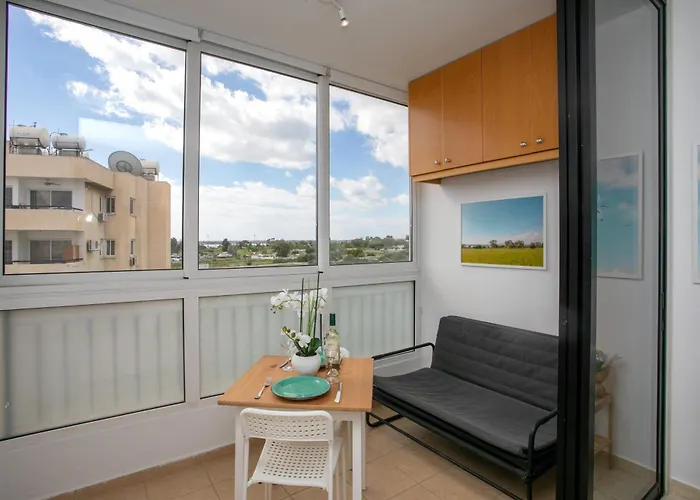 Palmove Makenzy Ria Larnaca