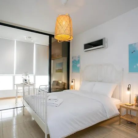 Palmove Makenzy Ria Apartment *