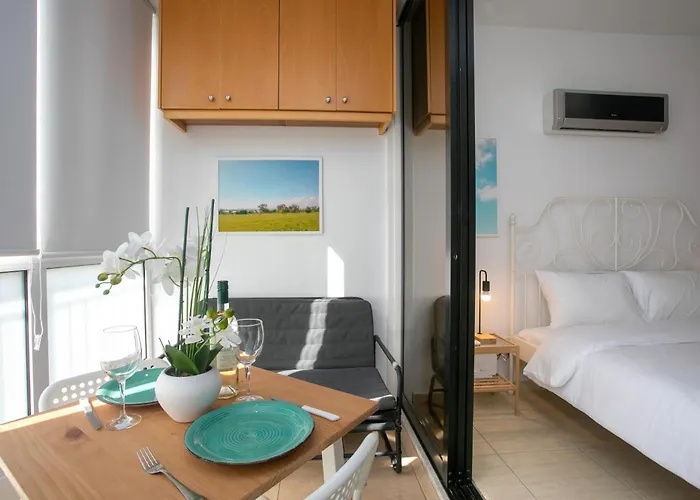 Palmove Makenzy Ria *