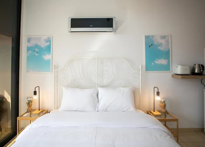 Palmove Makenzy Ria Larnaca